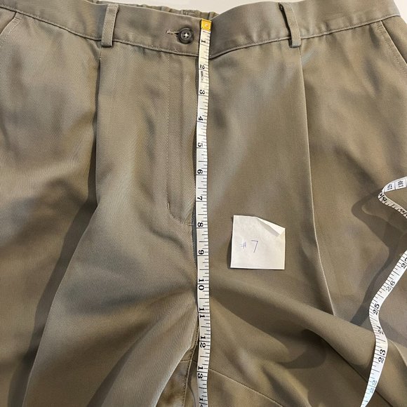 LL Bean Vintage Bayside Wrinkle Free Pleated Twill Cotton Pants w/ Comfort Waist - Picture 5 of 10